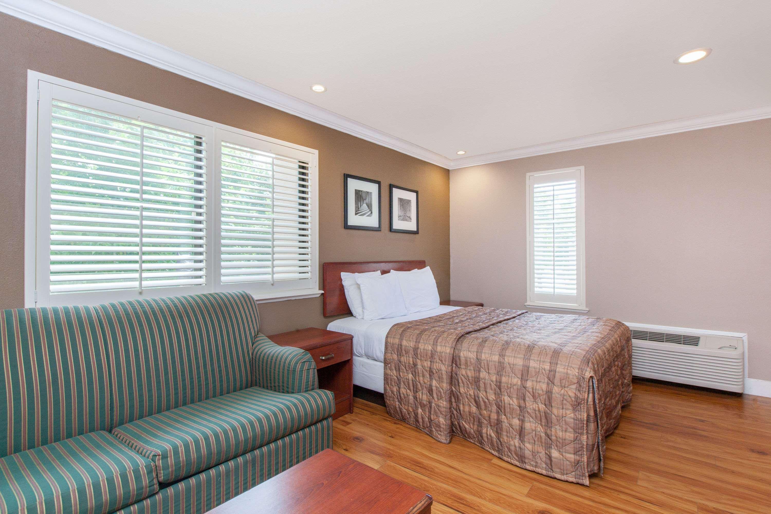 Days Inn By Wyndham San Francisco S/Oyster Point Airport South San Francisco Eksteriør bilde